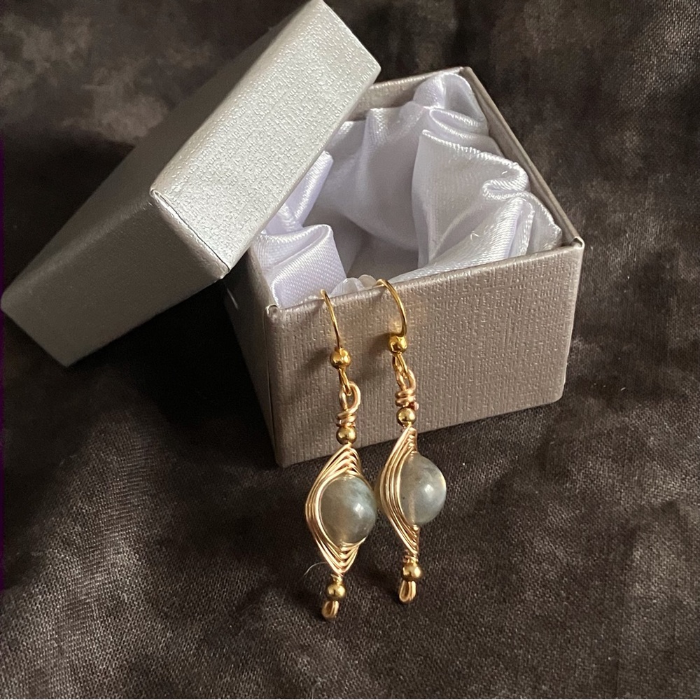 CLEAROUT 🔥 Natural Labradorite Wire Wrapped Earrings - Gold Stainless Steel - Picture 8 of 9